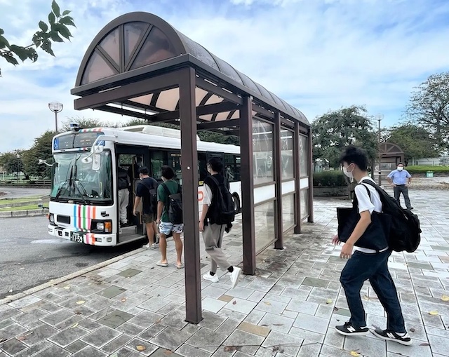 埼玉工大、私立大学初の大型自動運転バスをスクールバスに導入